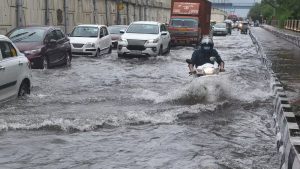 1045655-highestin19yearsheavyrainfallindelhibreaksnewseptemberrecord16304948307581630494830936_11zon